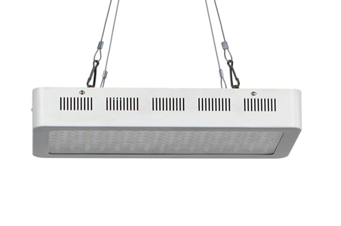600w led grow lights which use 5w leds, iron housing